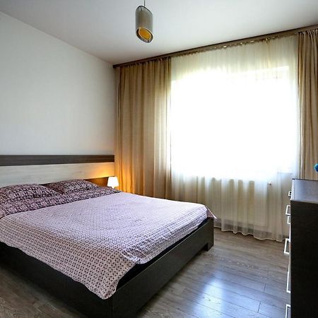 Апартаменты Bloc Izvor Питешти Экстерьер фото