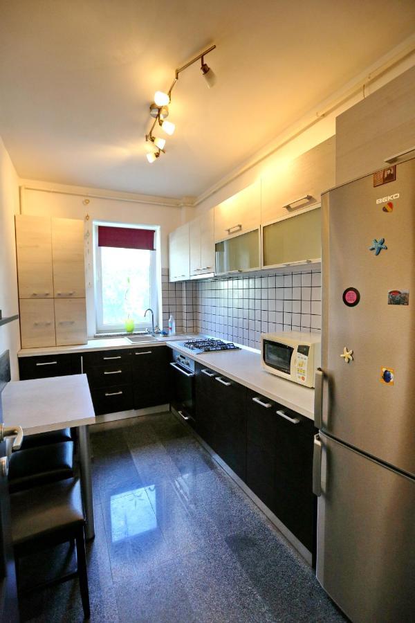 Апартаменты Bloc Izvor Питешти Экстерьер фото